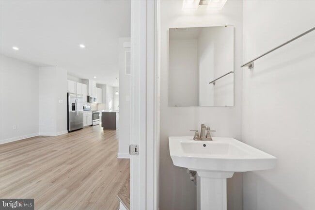 Building Photo - 208 River Birch Wy