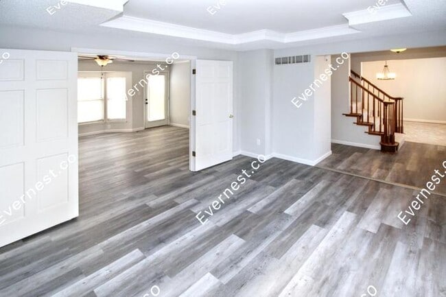 Building Photo - 1370 Timothy Ridge Dr