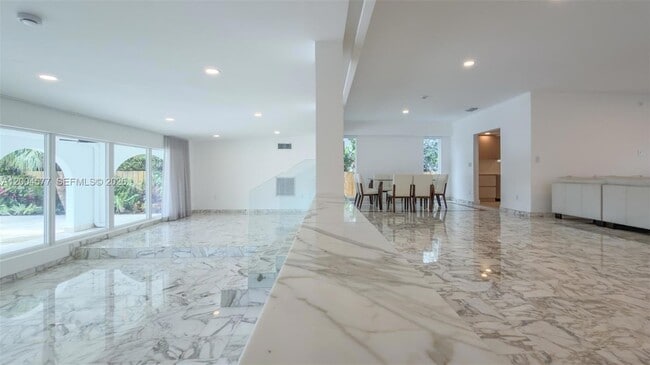 Building Photo - 1690 Daytonia Rd