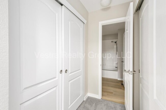 Building Photo - 9585 Deer Horn Ct
