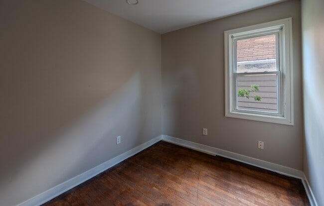Building Photo - 908 W Hadley St