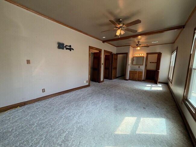 Building Photo - 1208 S Florence Pl