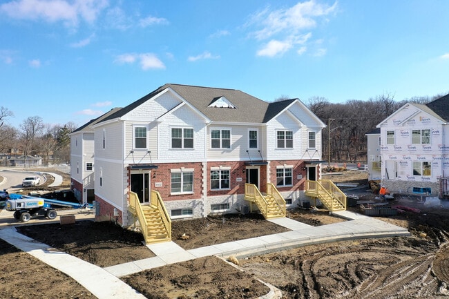 Building Photo - 8927 Willow Glen Dr