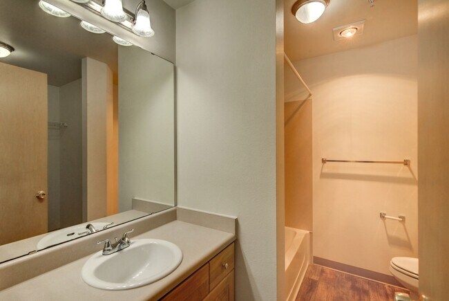 Building Photo - GET TWO MONTHS FREE RENT ON SELECT UNITS!!! FALL in love with your new home!