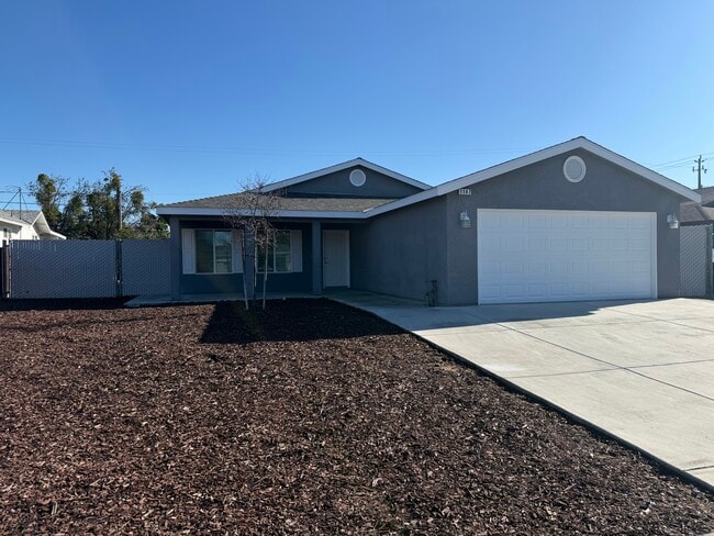 Building Photo - 1147 Dewitt Ave