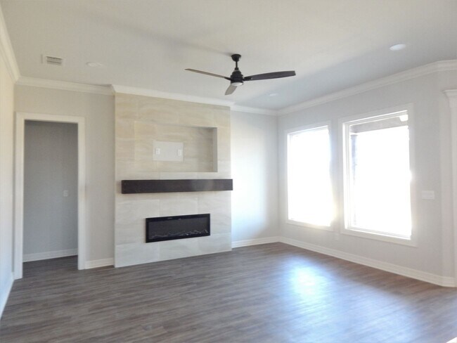 Building Photo - Whitehouse ISD! Gorgeous 4 Bedroom, 2 Bath...