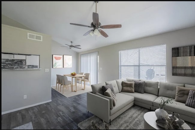 Building Photo - Beautiful 3 Bedroom Townhome in Arlington!