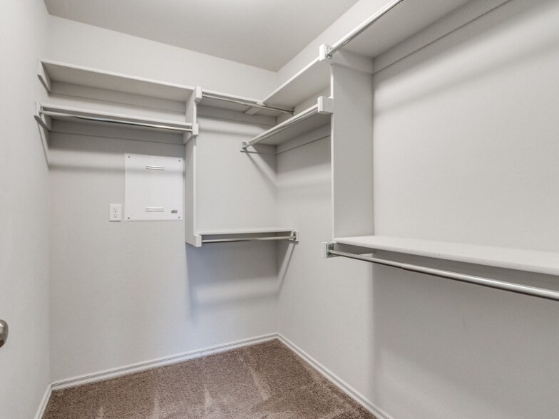 Building Photo - 705 Blue Fish Rd