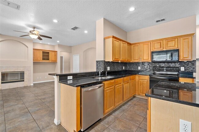 Building Photo - 13821 Amberleigh Rd