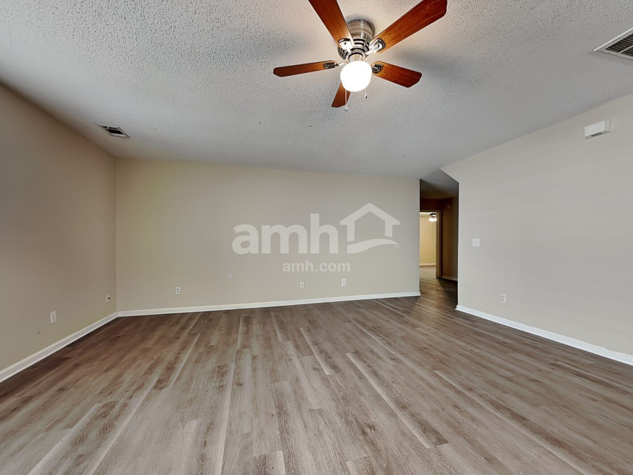 Building Photo - 7 Holly Springs Cir