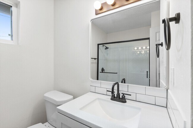 Building Photo - Immaculately Improved 2 Bedroom / 1 Bathroom Duplex & Immediately Available! - 50% Off One Full M...