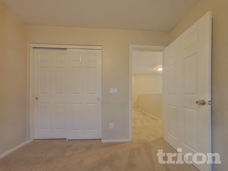 Building Photo - 4442 W Apollo Rd