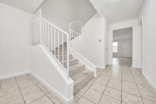 Building Photo - 15534 Weldon Dr