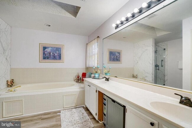 Building Photo - 1502 Old Drummer Boy Ln
