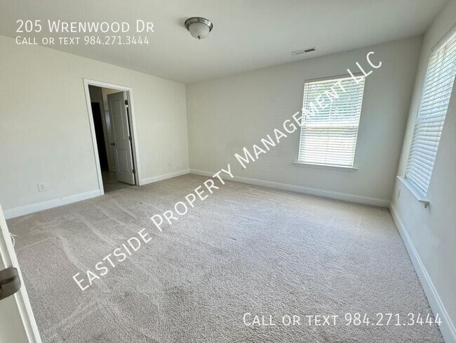 Building Photo - 205 Wrenwood Dr