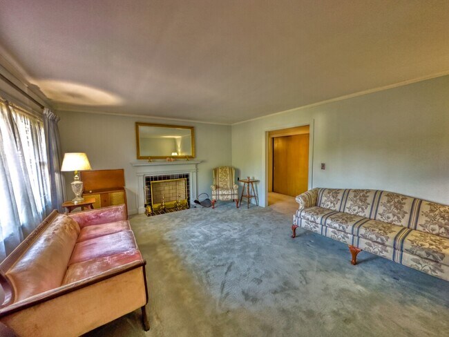 Building Photo - 229 Pee Dee