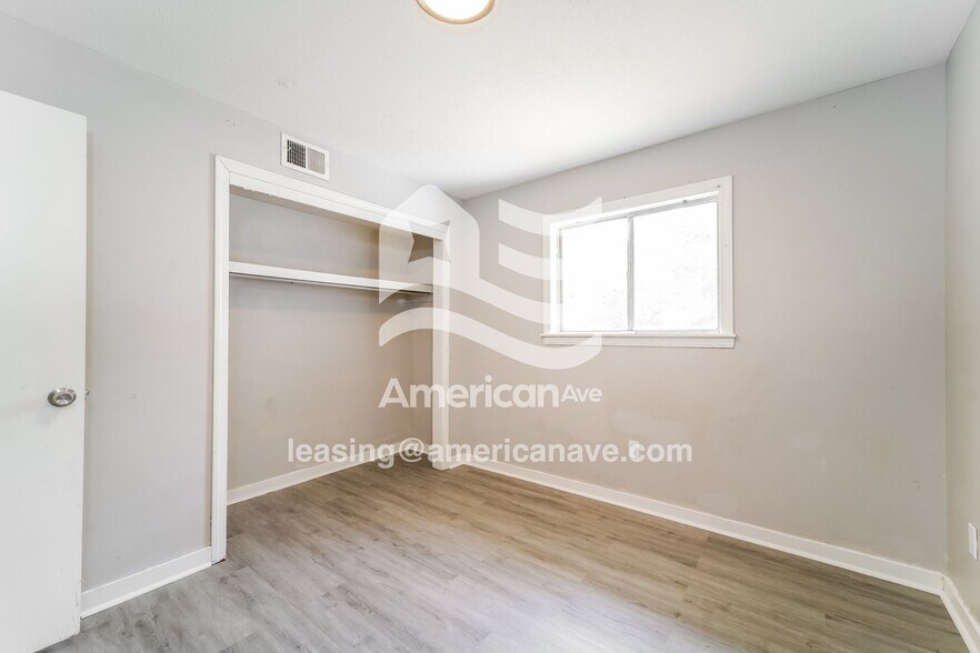 Building Photo - 252 McDowell Park Cir