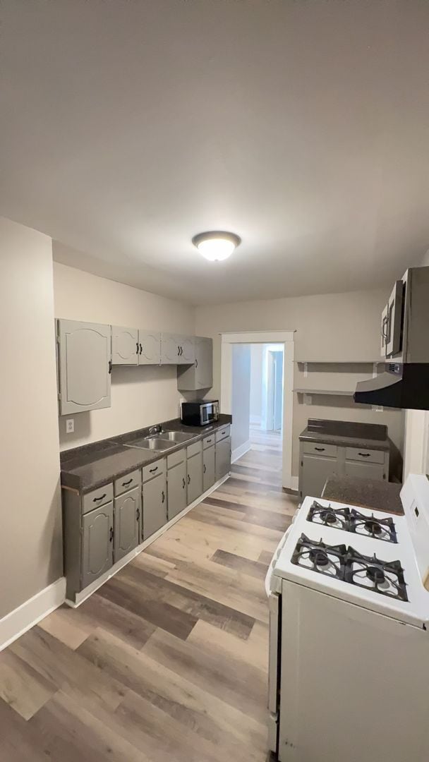 Building Photo - Newly Renovated 3 Bedroom 1 Bath | Open to Section 8 | Midtown - 1/2 OFF The First Month's Rent