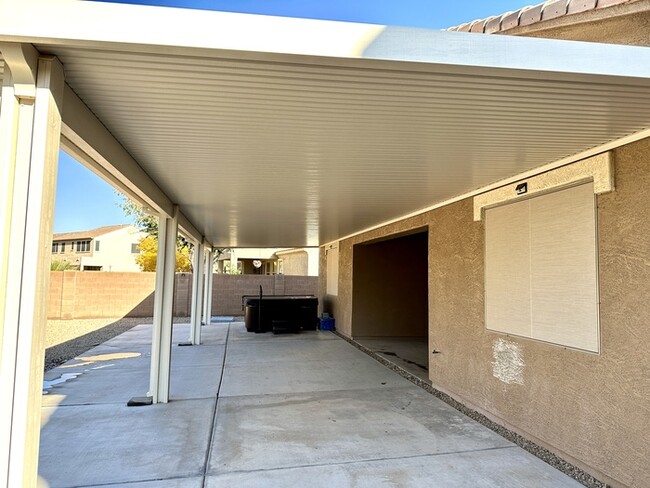 Building Photo - Updated single level home in Peterson Farms.