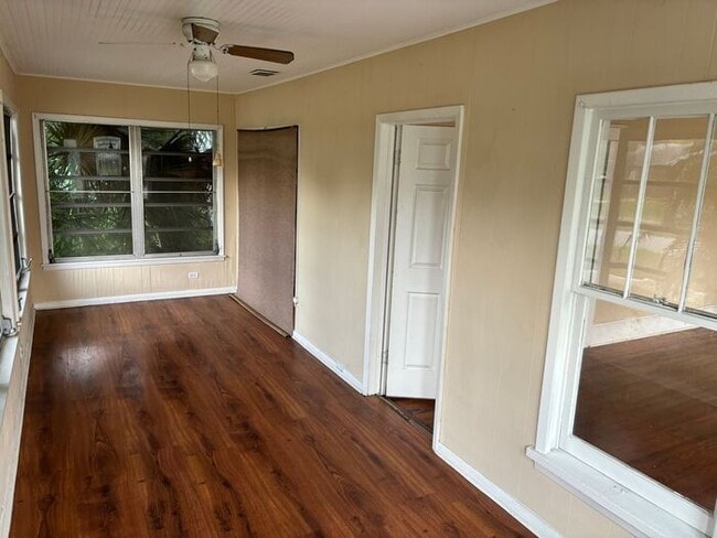 Building Photo - Historic Home in Historic Sought after New...