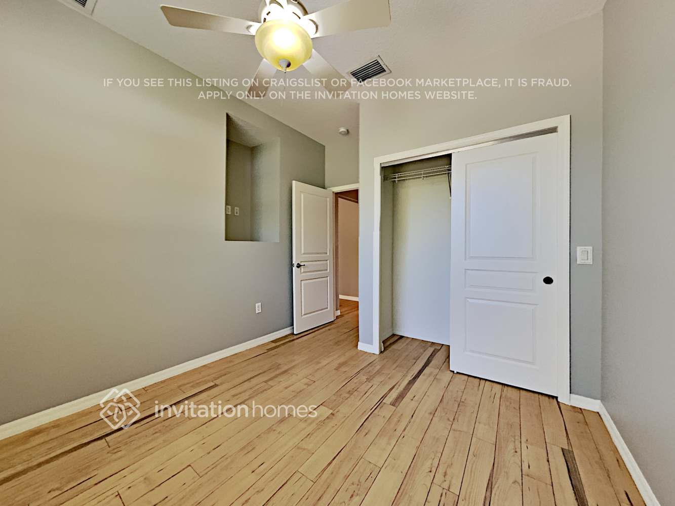 Building Photo - 2890 Alameda Del Norte