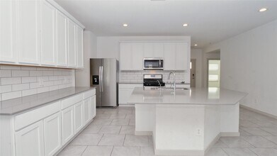 Building Photo - 28910 Yukon River Ct