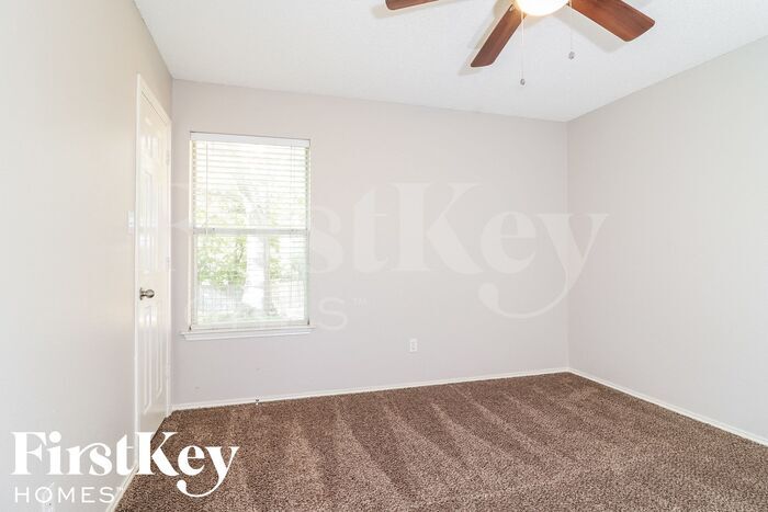 Building Photo - 7956 Clear Brook Cir