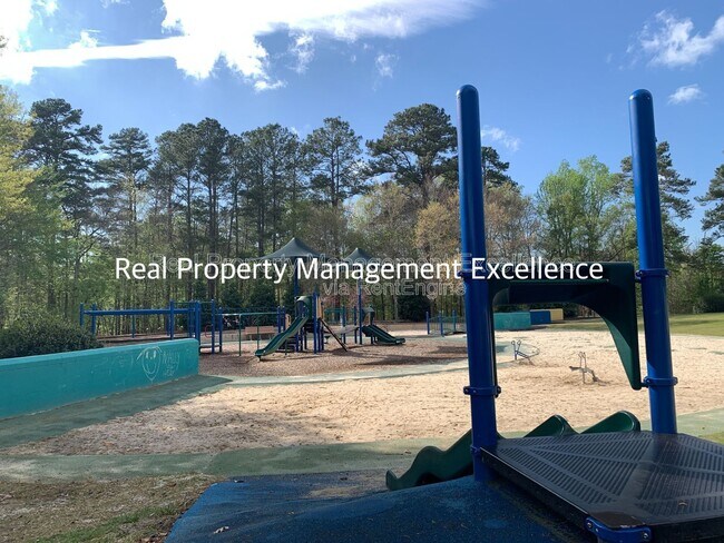 Building Photo - 310 Gilman Ln