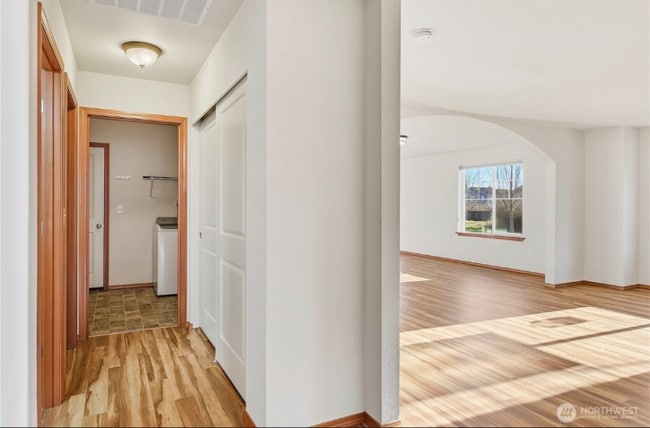 Building Photo - 3043 Scotland Alley