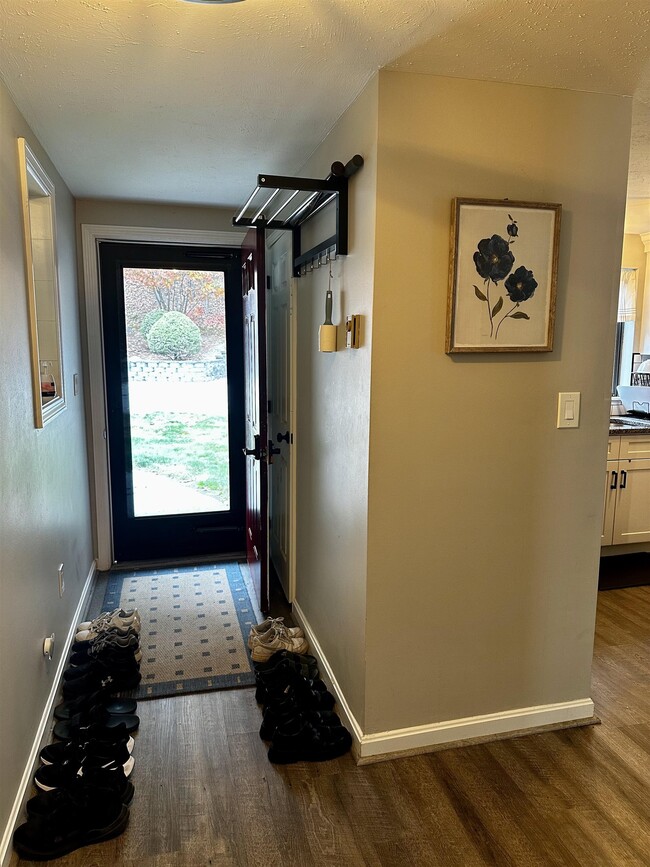 Building Photo - 22 Essex Grn Dr