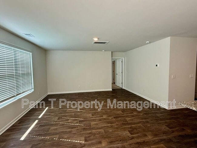 Building Photo - 512 Turpentine Trl
