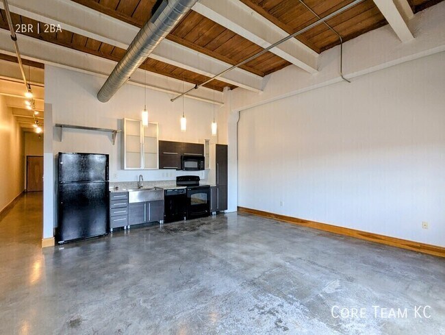 Building Photo - 382 W 22nd St