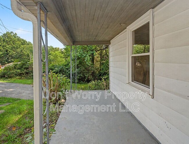 Building Photo - 4106 Lexwin Ave