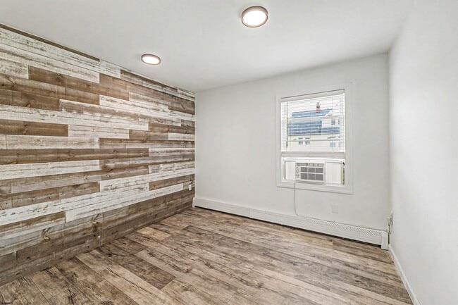 Building Photo - 600 S Edgeley Ave
