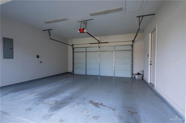 Building Photo - 30 Wisteria Ave