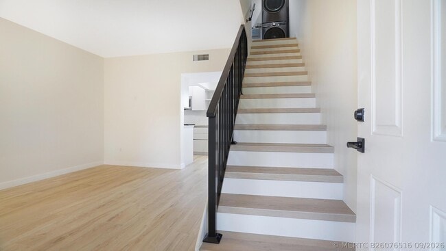 Building Photo - 701 S Royal Poinciana Blvd