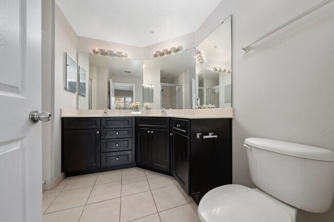 Building Photo - Beautifully Remodeled 3 Bedroom in Regent Park