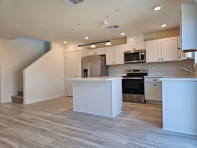 Building Photo - 8296 Whippersnapper Way