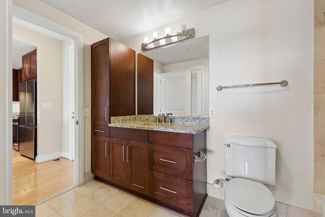 Building Photo - 8220 Crestwood Heights Dr
