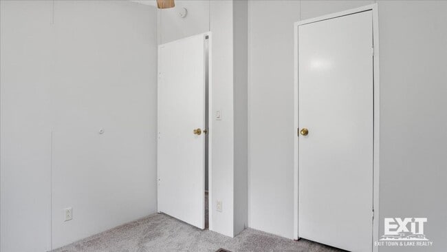 Building Photo - Spacious 3 Bedroom, 2 Bathroom Home in Cou...