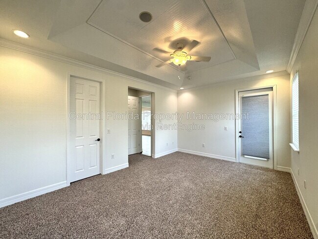 Building Photo - 8998 Fullerwood Ave