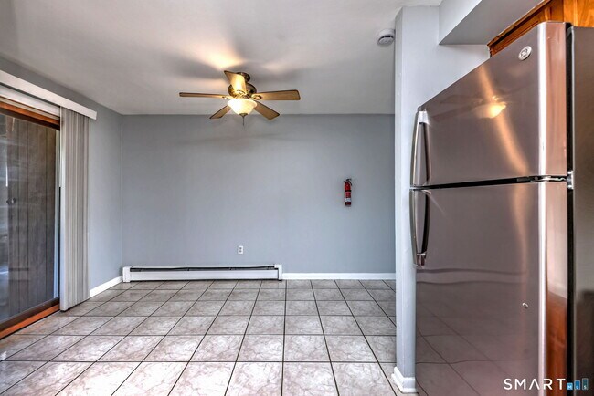 Building Photo - 1 Cora St