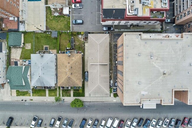 Building Photo - 434 E Broadway