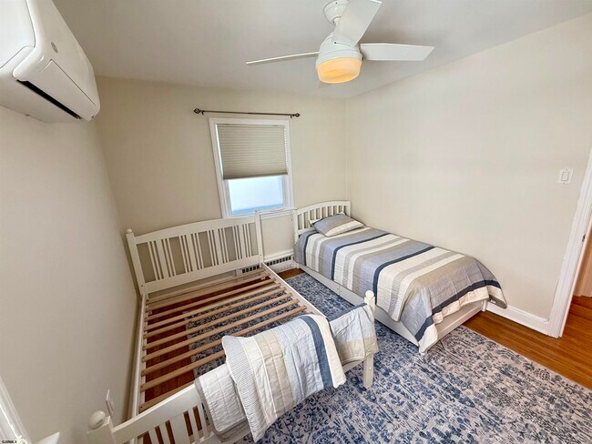 Building Photo - 112 N Argyle Ave