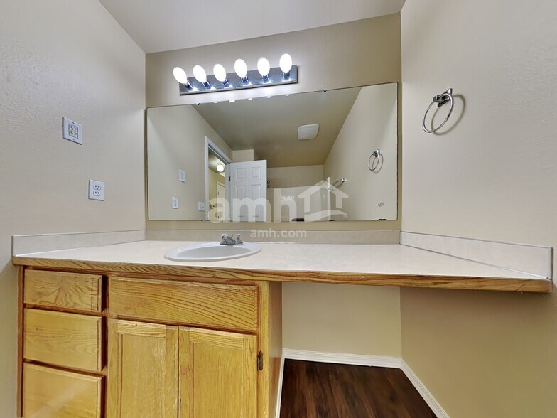 Building Photo - 5725 209th St E