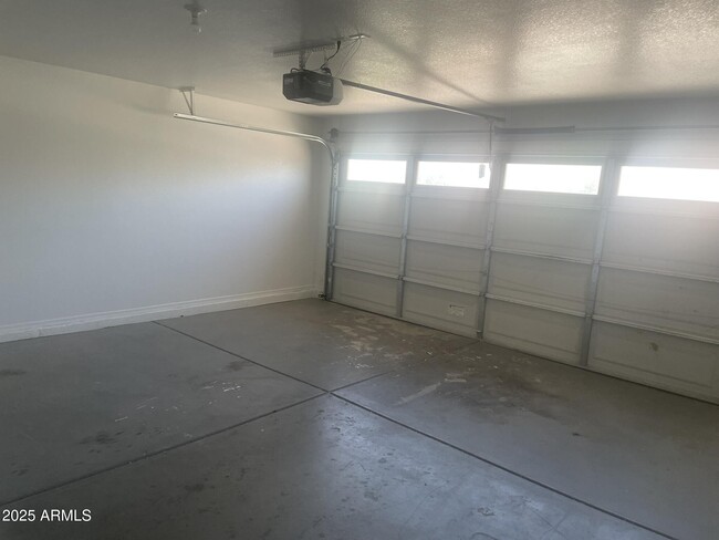 Building Photo - 3831 E Wyatt Way