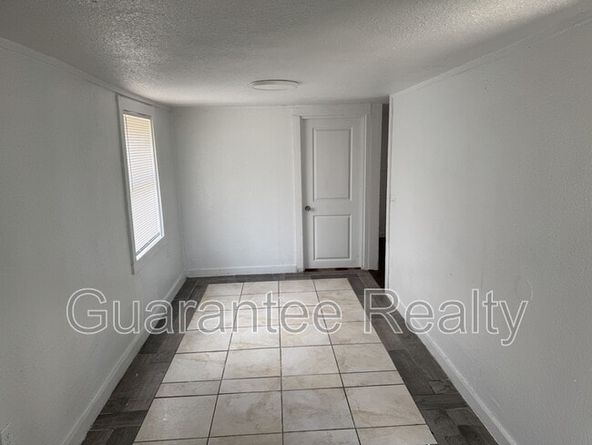 Building Photo - 39 28th St
