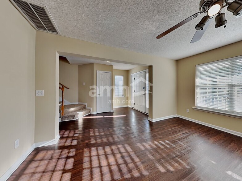 Building Photo - 4924 Lighthouse Ct