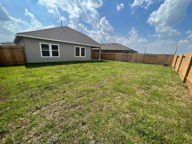 Building Photo - 7719 Brushwood Dr