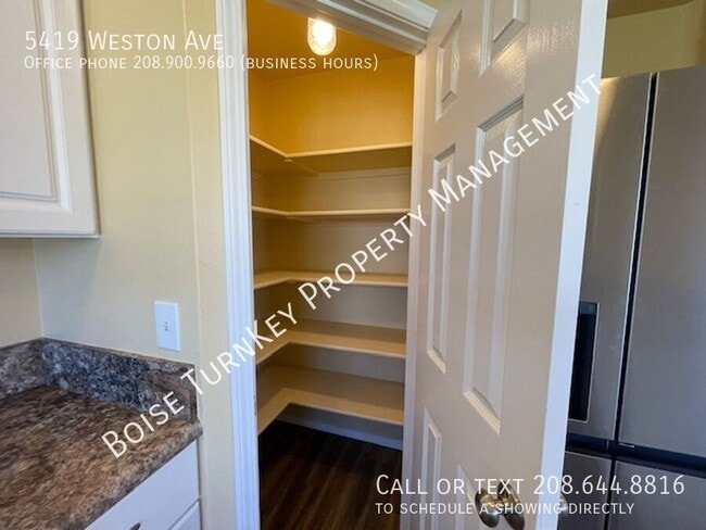 Building Photo - 5419 Weston Ave